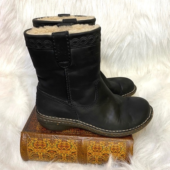 UGG Aliso Short Leather Boots size 5 - Picture 2 of 8